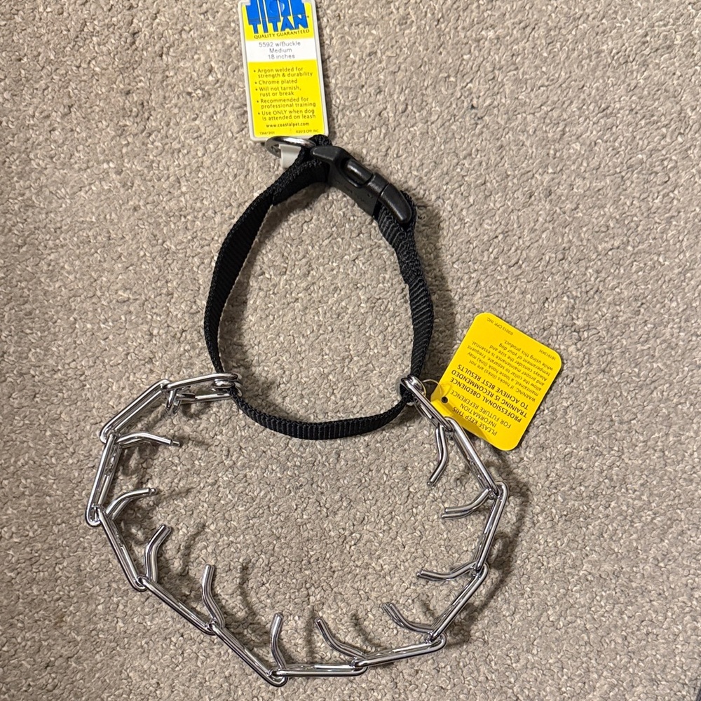 Medium Titan Buckle Prong Training Collar